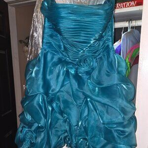 Junior's Cinderella dress for prom or a ball size M